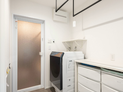 限られた1坪〜2坪の空間でも、驚くほどの収納力と作業スペースを確保